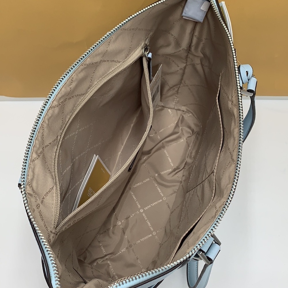 MICHAEL KORS CHARLOTTE LARGE TOP ZIP TOTE VISTA BLUE COLOR - Picture 10 of 16